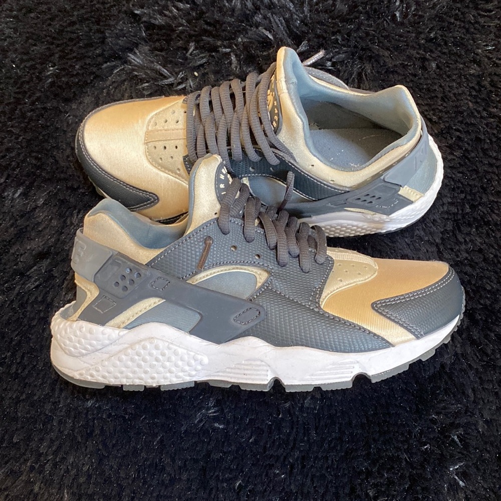 Nike Huaraches. Womens US 6. Gold black & grey. Excellent condition.